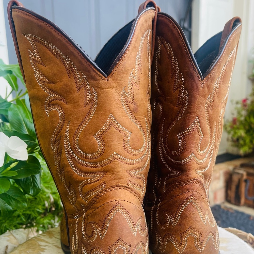Laredo Tan Embroidered Western Heeled Boots - Picture 7 of 13